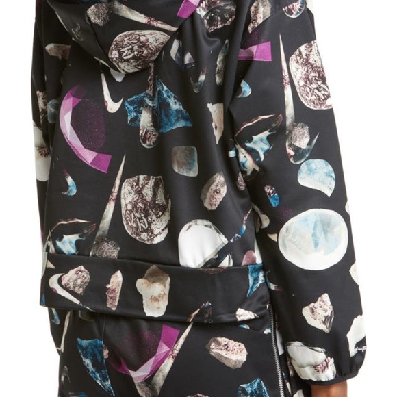 Nike Dri-Fit Pullover Hoodie - Picture 2 of 5